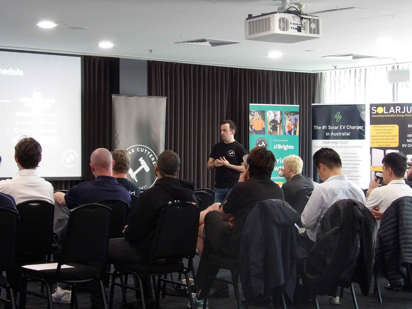 2025 Apr/Oct Roadshow - Photo 10