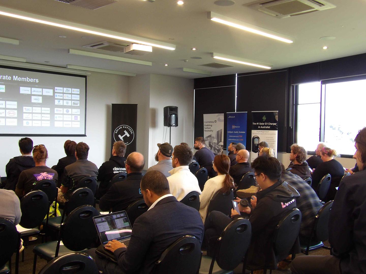 2025 Apr/Oct Roadshow - Photo 45