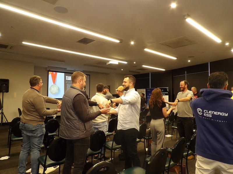 2025 Apr/Oct Roadshow - Photo 52