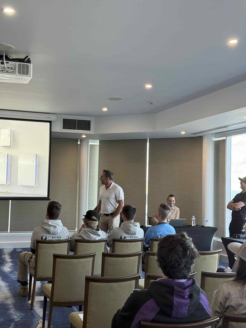 2025 Apr/Oct Roadshow - Photo 130